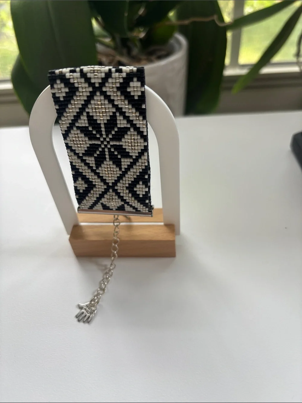 Black & White Geometric Beaded Wristband - Fashion Wearable